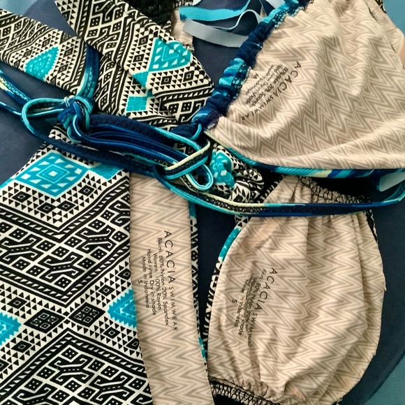 Bikini - Picture 2 of 2